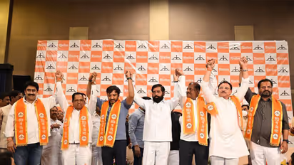 6 UBT Sena MPs after joining Shiv Sena (Photo/ANI)