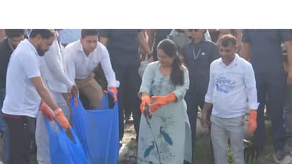 Delhi Chief Minister Rekha Gupta at Dashmesh Ghat in Geeta Colony(Photo/ANI)