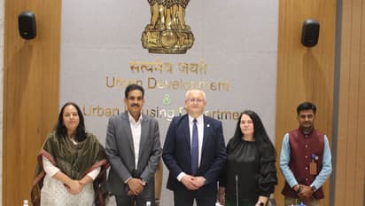 Milisauti Town Mayor Vasile Carare with Principal Secretary of Urban Development and Urban Housing M Thennarasan (Photo/Gujarat CMO)