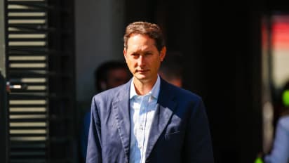 https://stocktwits.com/news-articles/markets/equity/ferrari-stellantis-chair-john-elkann-reaches-plea-deal-in-tax-fraud-case/chwh5TYRdrk