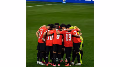 Mohamed Salah with his Egypt teammates. (Photo: X/ @MoSalah)