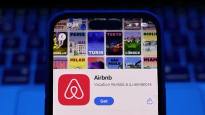 https://stocktwits.com/news-articles/markets/equity/airbnb-q2-analysts-expect-smooth-sailing-as-travel-market-rebounds-performance-update-after-major-app-redesign/chr1M30RdPH