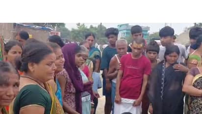 Villagers mourn the loss of loved ones in Lakhisarai (Photo/ ANI)