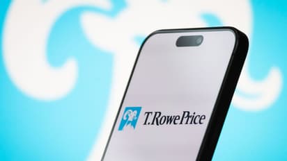 https://stocktwits.com/news-articles/markets/equity/t-rowe-price-tokenized-stocks-instantly-fungible-or-bust/cZtxBEURBEu