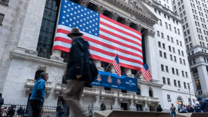 https://stocktwits.com/news-articles/markets/equity/dow-jumps-after-fed-selloff-iran-deal-crude-lift-sentiment/cZKk4bRR77W