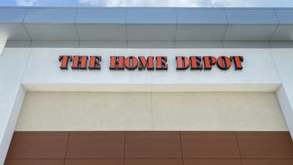 Home Depot Stock Falls Ahead Of Q4 Earnings As Low Builder Sentiment, Macro Uncertainty Weigh: Retail Sentiment Downbeat