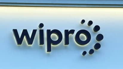https://stocktwits.com/news-articles/markets/equity/wipro-q1-earnings-sebi-ra-rajneesh-sharma-flags-key-support-at-229/ch8kKKKR5pM