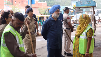 Delhi LG Taranjit Singh Sandhu inspects civic amenities in Old Delhi (Photo: x/@LtGovDelhi)