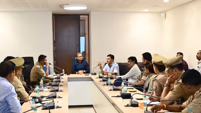 Coordination meeting to discuss arrangements for managing devotees during the Air Show (Photo/Shri Kashi Vishwanath Mandir)