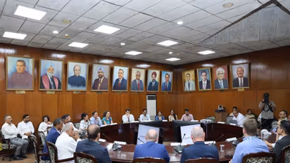 Delegates from BRICS Member States and Official Partner Countries at PGIMER (Photo/X/@MoHFW_INDIA)
