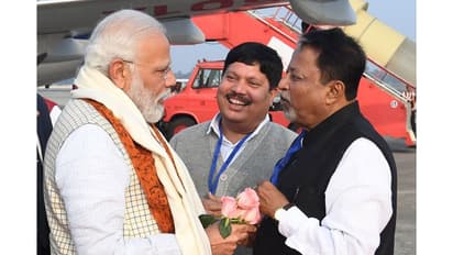 Earlier photo of PM Modi with Mukul Roy (Photo: @narendramodi/X)