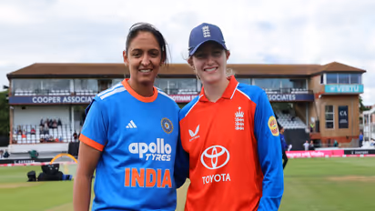 Harmanpreet Kaur (Left) and Charlotte Dean (Right). (Photo: X/@BCCIWomen)