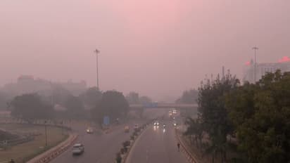 Toxic smog engulfs areas around AIIMS (Photo/ANI)