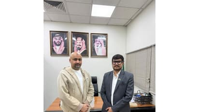 Abdul Rahim (left) who was released from a Saudi Arabian prison after spending nearly two decades behind bars in death penalty case (Photo/X/IndianEmbRiyadh)