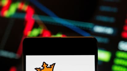 DraftKings Stock Rises On Raised Outlook Despite Q4 Earnings Miss: Retail Predicts Growth