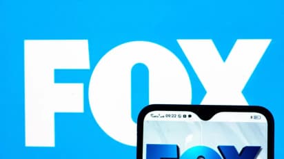 https://stocktwits.com/news-articles/markets/equity/foxa-stock-slides-as-wall-street-weighs-risks-and-rewards-of-roku-deal/cZK0K07R74C