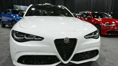 https://stocktwits.com/news-articles/markets/equity/us-regulator-closes-probe-into-stellantis-24000-alfa-romeo-vehicles/chDM6PoR37x