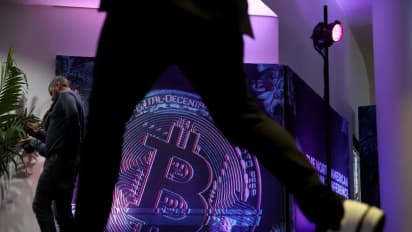 https://stocktwits.com/news-articles/markets/cryptocurrency/spacex-hardware-moat-knicks-nft-wall-street-veteran/cZKIBAhR75w