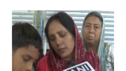 BJP worker Vinod Kumar's wife Nidhi (Photo/ANI)