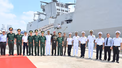 Indian Navy's Eastern Fleet Ships Udaygiri and Kavaratti arrive in Vietnam (Photo/ Ministry of Defence)