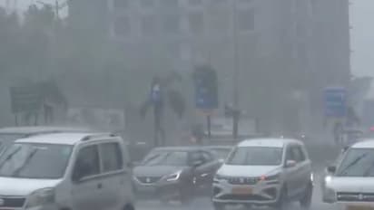 Heavy rain lashes Mumbai (Photo/ANI)