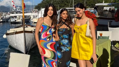 Actors Shanaya, Suhana, and Ananya (Image source: Shanaya's Instagram)