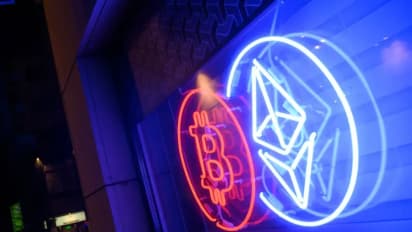 Ether Holds Above $2,000 Despite Ethereum Network’s Transaction Burns Hitting Record Low – Retail Sentiment Divided