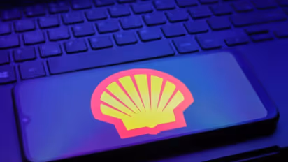 https://stocktwits.com/news-articles/markets/equity/shell-eyes-1-billion-offshore-wind-sale-leans-into-fossil-fuels/cZKdcyLR755