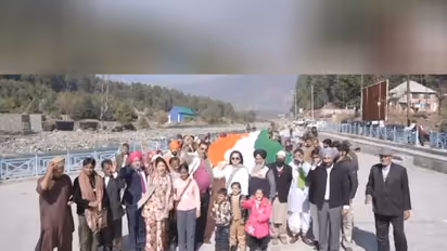 Mukesh Rishi, Preeti Sapru join 'Unity March' (Photo/ANI)