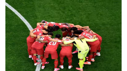 Portugal team huddle (Photo: @cristiano Instagram)