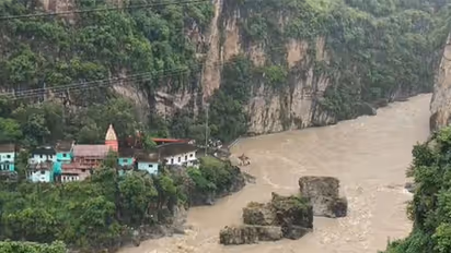 Water levels of Alaknanda and Mandakini rivers have risen after heavy rains (Photo/ANI)