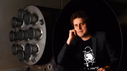 https://stocktwits.com/news-articles/markets/equity/rklb-ceo-wont-compete-directly-with-spacex/cZYIJfMRJmb