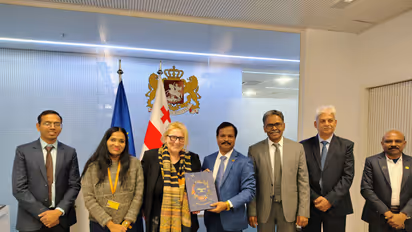 India, Georgia move to boost silk and textile collaboration (Photo/@TexMinIndia)