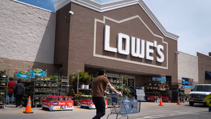 https://stocktwits.com/news-articles/markets/equity/home-depot-or-lowe-s-morningstar-says-one-home-improvement-stock-looks-cheaper/cZYNYEVRJY7