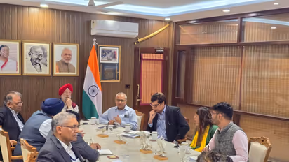 Minister of Petroleum & Natural Gas Hardeep Puri reviews supply situation for crude oil, LPG, and other petroleum products with senior officials from the Ministry and PSUs (Image: X/@PetroleumMin)