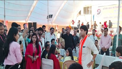 Union Minister Jyotiraditya Scindia interacting with students during Yuva Samvad program in Guna (Photo/ANI)