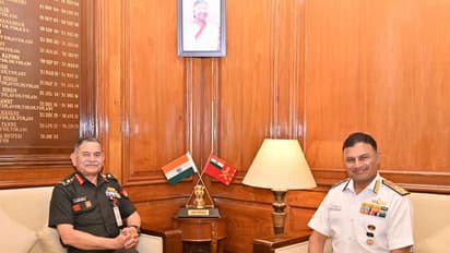 CNS Admiral Krishna Swaminathan meets Army Chief General Upendra Dwivedi (Photo/@adgpi)