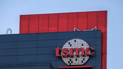 https://stocktwits.com/news-articles/markets/equity/tsmc-ceo-hints-company-could-back-up-customers-if-intel-s-advanced-packaging-ramp-up-falls-short/cZxWCNbRBrT