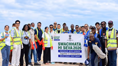 Volunteers and participants pose with a banner during the 'Swachhata Hi Seva 2026' clean-up drive organised by the High Commission of India at Ananse Beach in Nungua, Ghana. (Photo: X/@HCI_Accra)