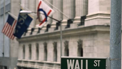 QQQ Sinks Premarket Amid DeepSeek Threat, Caution Ahead of Tech Earnings & Fed Meeting: Retail Sentiment Nosedives