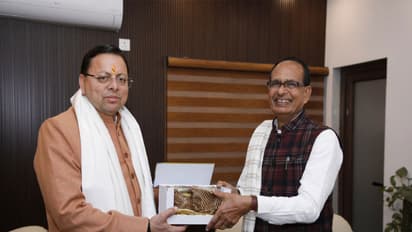 Uttarakhand CM Dhami meeting Union Minister Shivraj Singh Chouhan (Photo: Uttarakhand CMO)