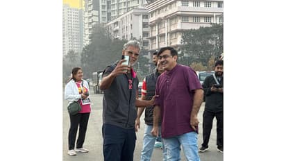Milind Soman taking selfie. (Photo: VES)