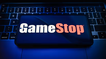 https://stocktwits.com/news-articles/markets/equity/gme-stock-in-focus-game-stop-director-makes-nearly-1-m-stock-purchase-after-q2-profit-surge/cZtenhoRJyQ
