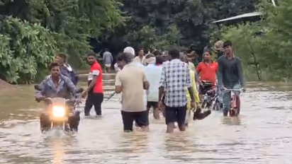Raipur/Durg, Chhattisgarh: Kharun River overflows and floods villages located nearby, following incessant heavy rainfall in the last 24 hours (Photo/ANI)