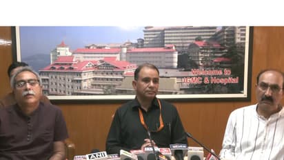 Team of doctors addressing media on Himachal Pradesh’s first robotic surgery (Photo/ANI)