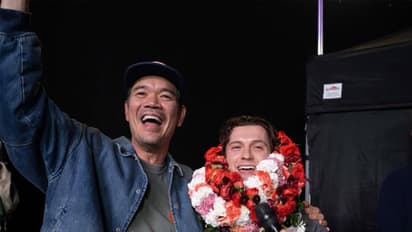 Tom Holland with director Destin Daniel (Photo/Instagram@destindaniel)