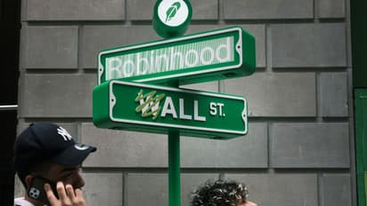 Crypto Momentum Drives Robinhood To New High For Fourth Day Running As Retail Sentiment Soars