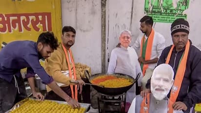 BJP workers prepare for victory in Bihar (Photo/ANI)