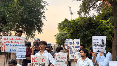 Hundreds of Jamia students protest on eviction notices to women hostellers (Photo/AISA)