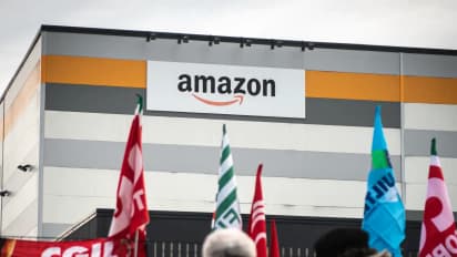https://stocktwits.com/news-articles/markets/equity/amazon-gets-another-complaint-from-labor-board-over-treatment-of-warehouse-workers/chlYlpiRRTe